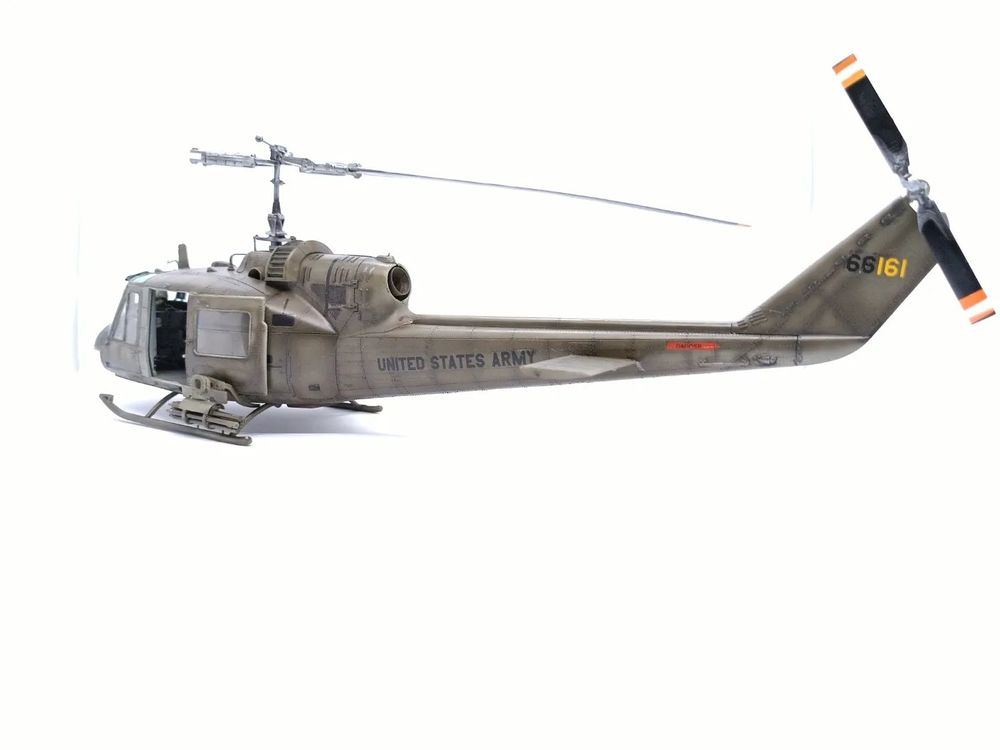 Huey UH-1D Academy