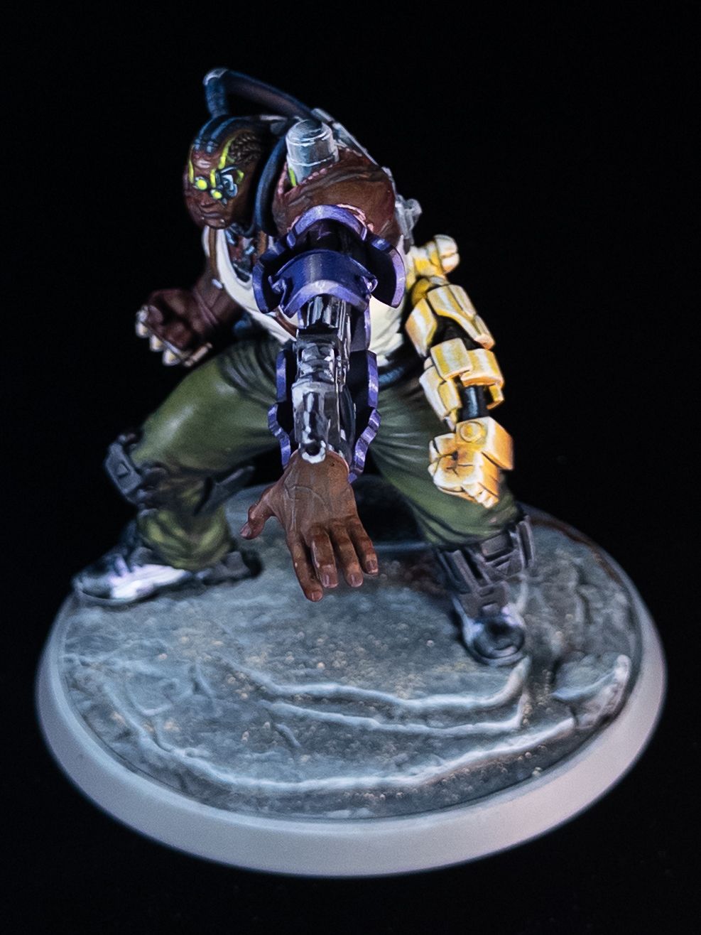 Steel-Arms Bruccelli - Neon Shadows