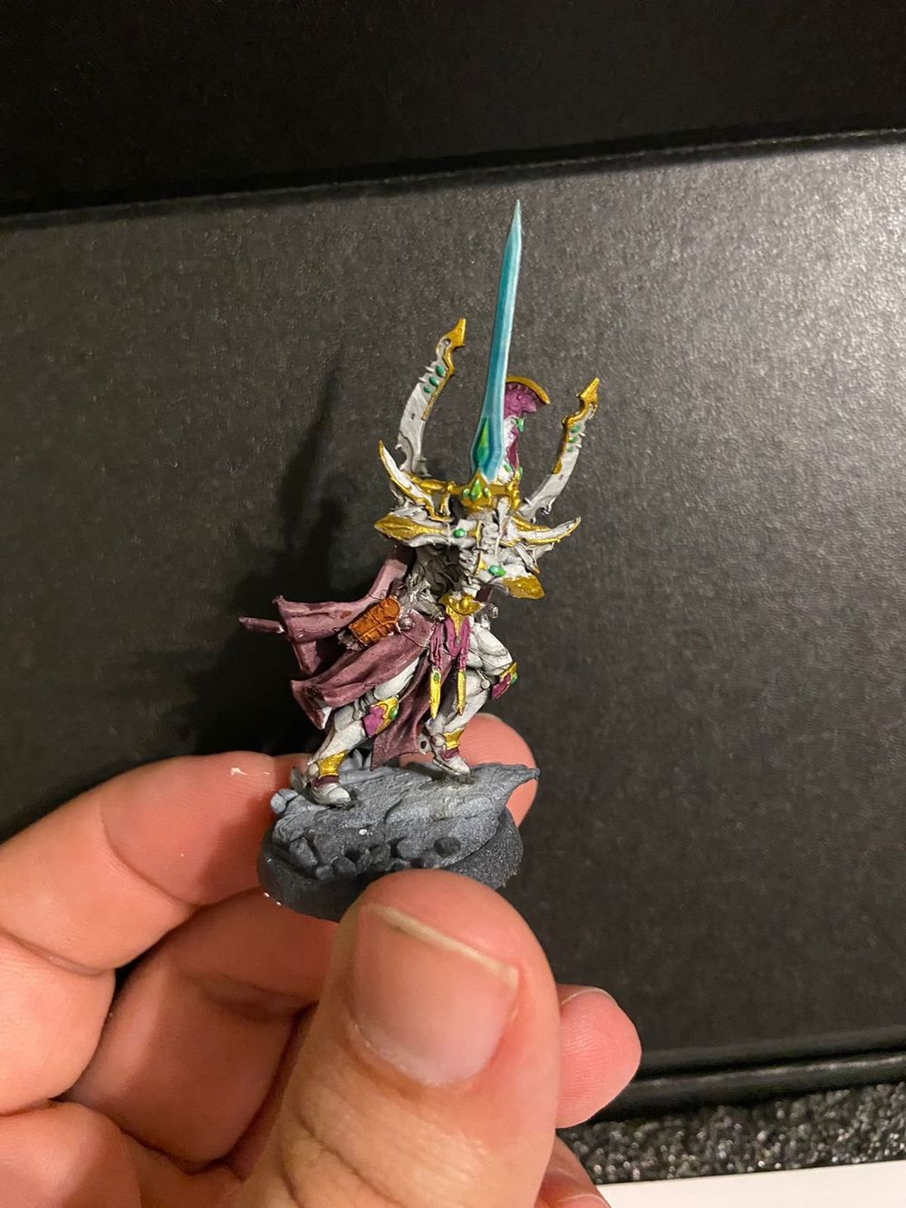 Help with white armor (fisrt time i tried painting white)