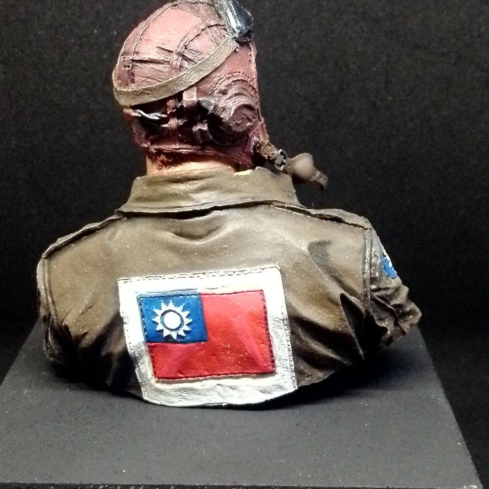 Flying Tiger 1/8 - Young Miniature