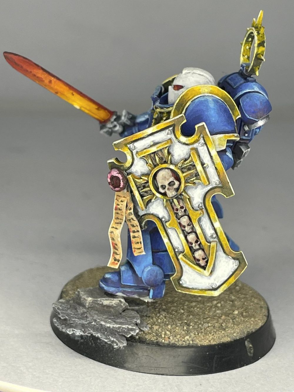 17 - Ultramarine bladeguard veteran
