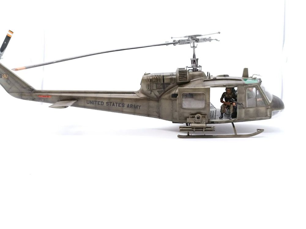 Huey UH-1D Academy