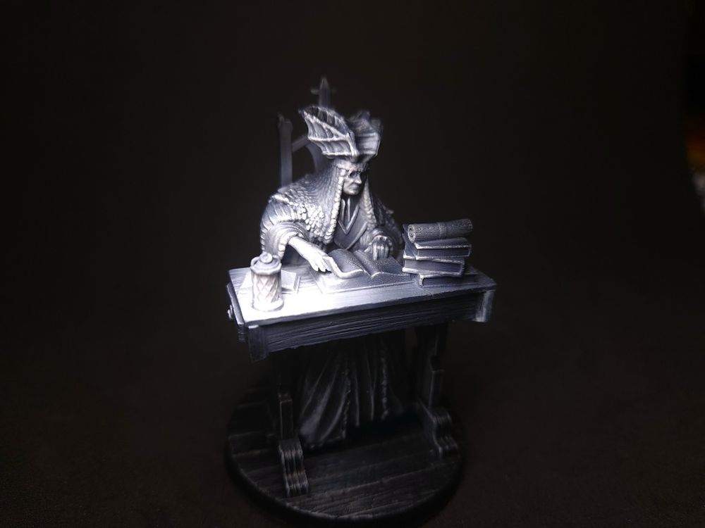 Draconian Loremaster