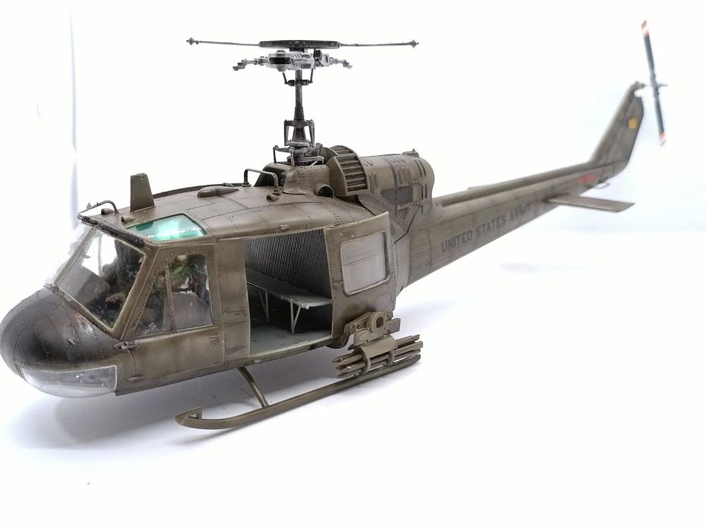 Huey UH-1D Academy