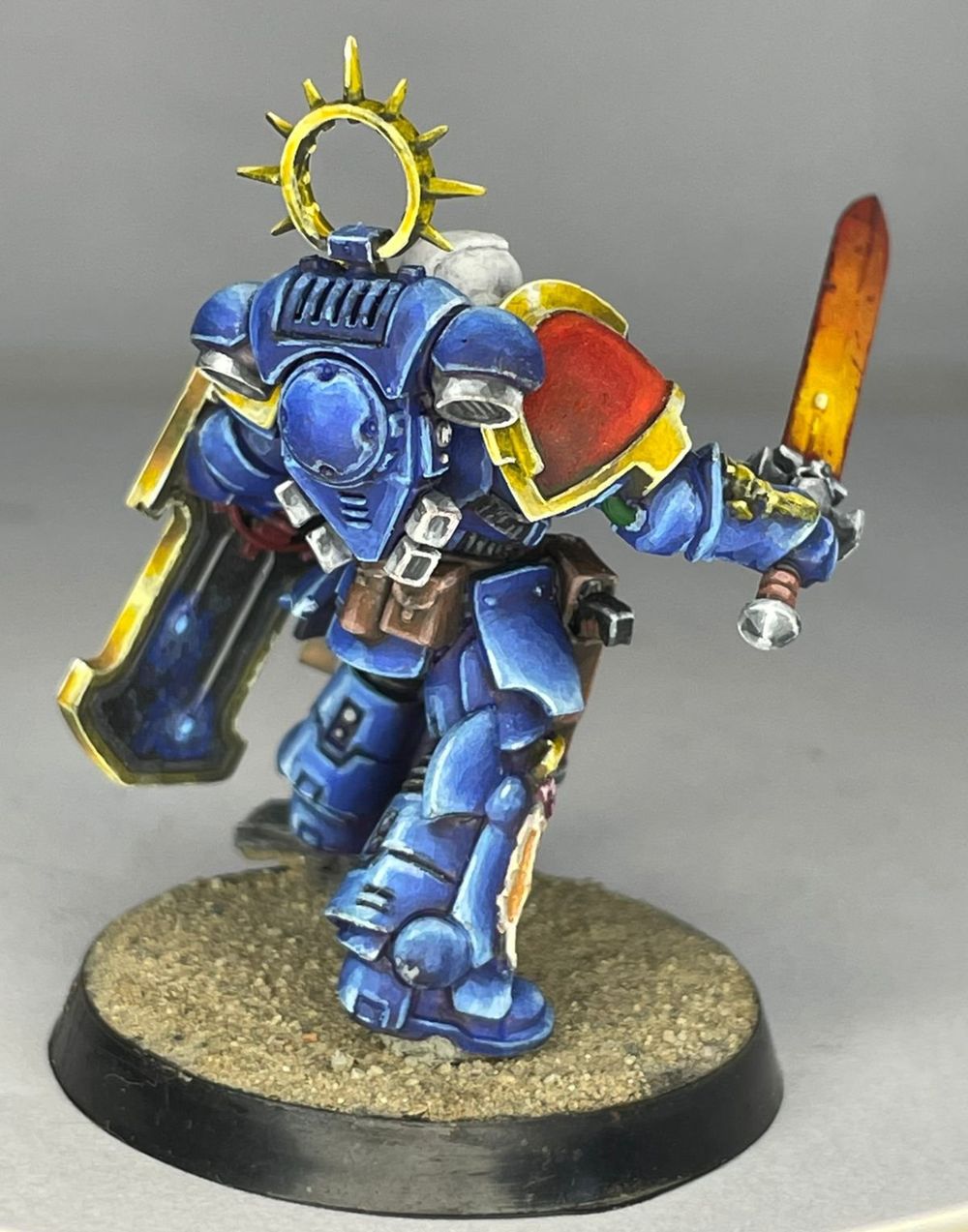 17 - Ultramarine bladeguard veteran