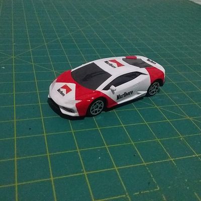 Lamborghini Huracan Malboro - Customização