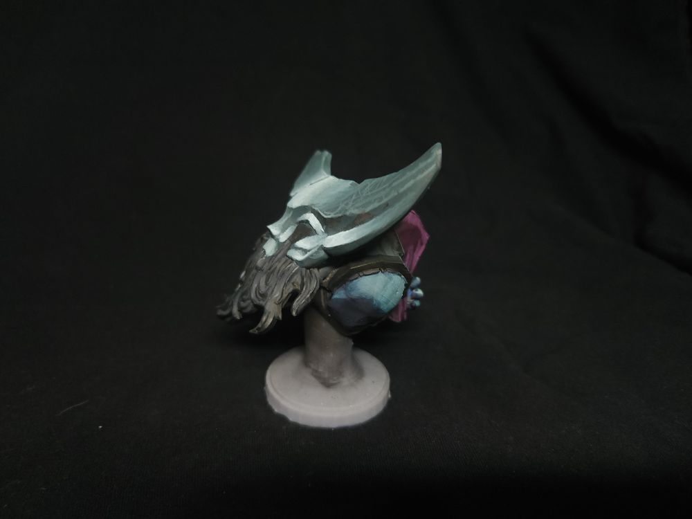 Busto do yorick pintado