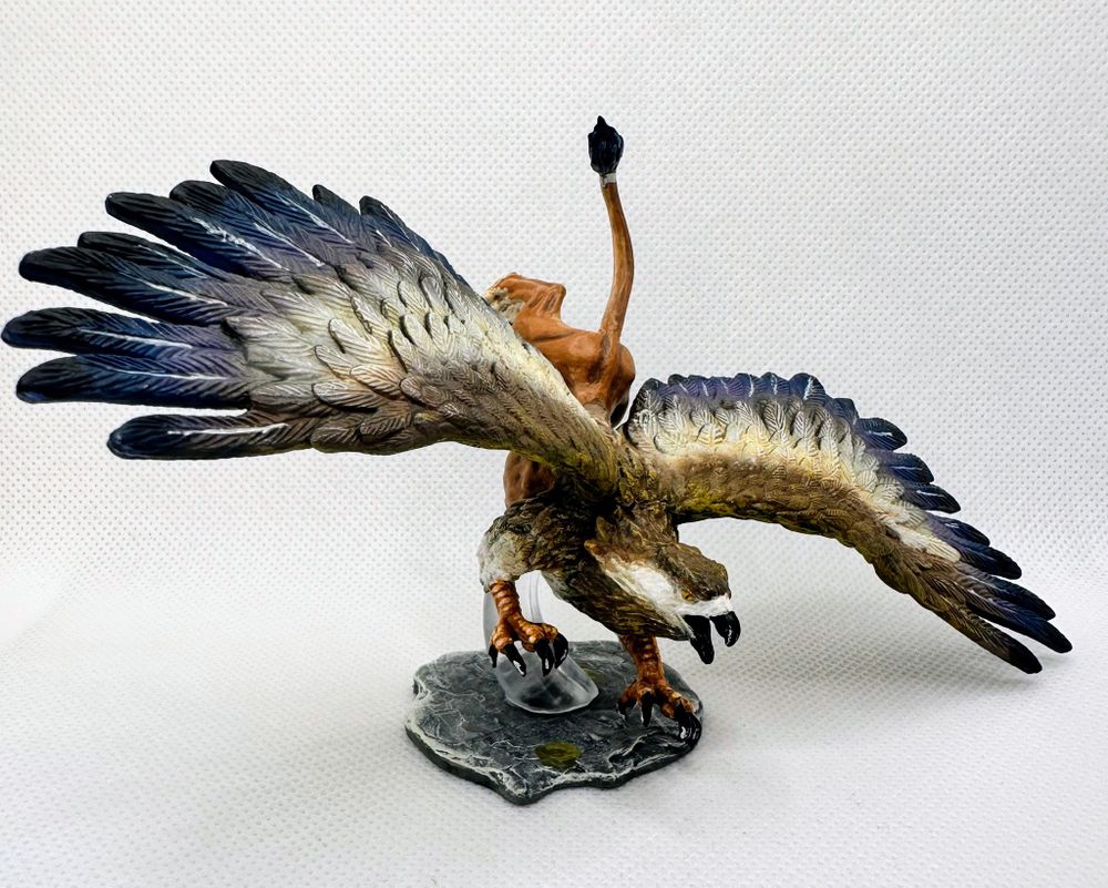 Diving Griffon - D&D Nolzurs Marvelous Miniatures