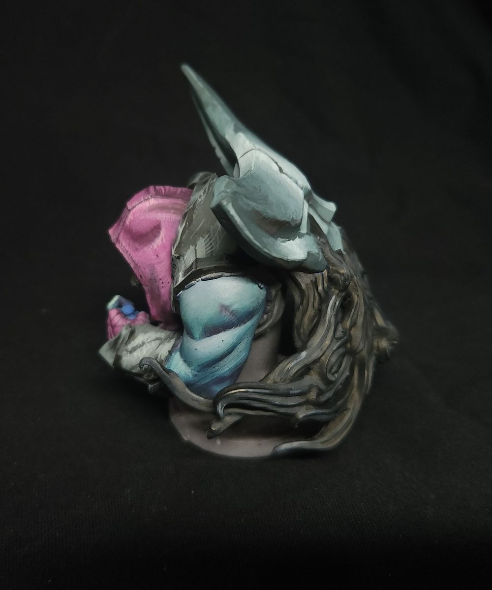 Busto do yorick pintado