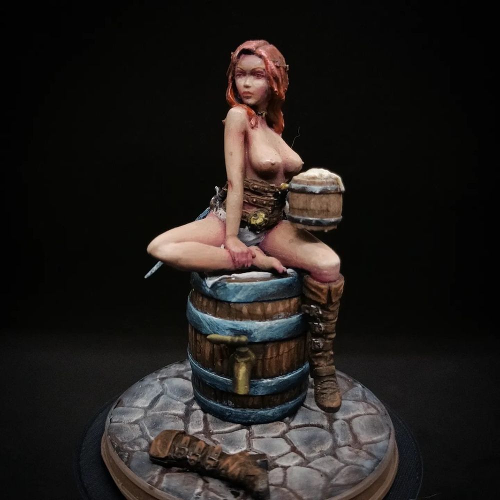 Jalissa (ruiva) no barril