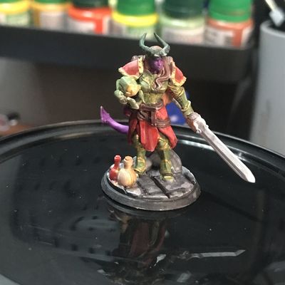 Tiefling paladina