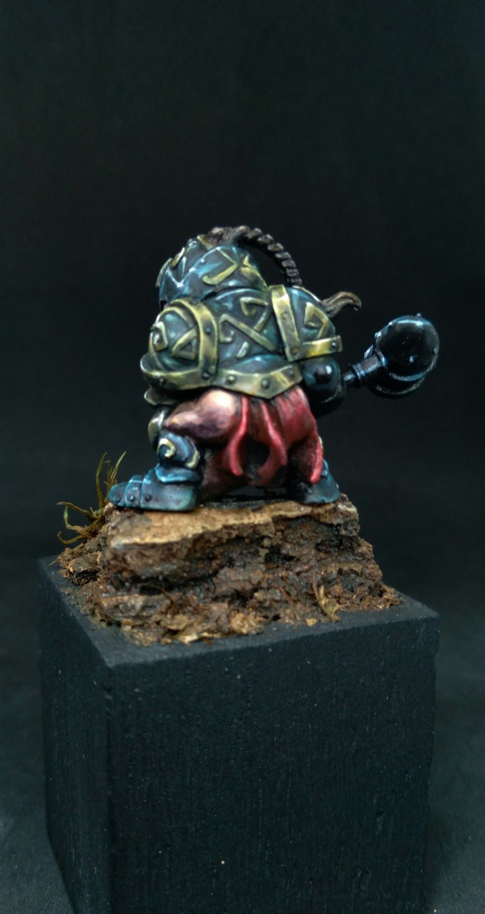 Dwarf Maiden