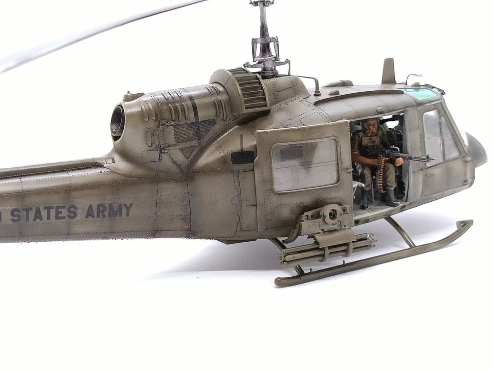 Huey UH-1D Academy