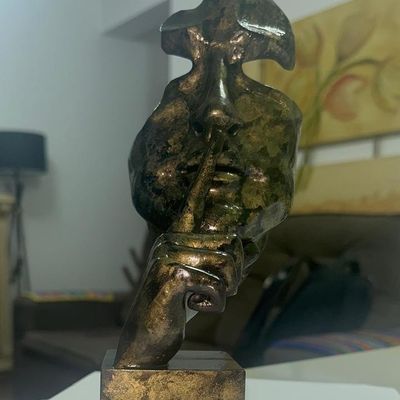 Sculpture silence
